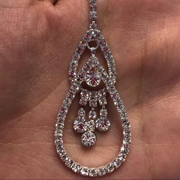 ⬇️ Double tear drop rhinestone earrings - Picture 3 of 5